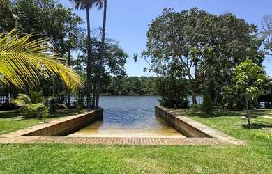 Imagem: A casa em condomínio possui 4 Dormitórios, 5 Banheiros, 4