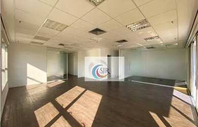 Imagem: O depósito possui 3 Vagas na garagem, 107m² de Área e está