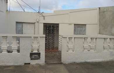 Imagem: A casa possui 2 Dormitórios, 2 Banheiros, 150m² de Área e