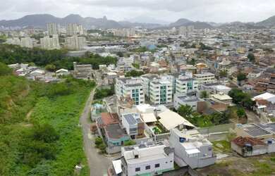 Imagem: O terreno possui 211m² de Área, Imóvel novo e está localizado