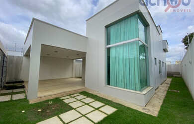 Imagem: A casa possui 3 Dormitórios, 4 Banheiros, 2 Vagas na garagem