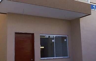 Imagem: A casa possui 3 Dormitórios, 3 Banheiros, 2 Vagas na garagem