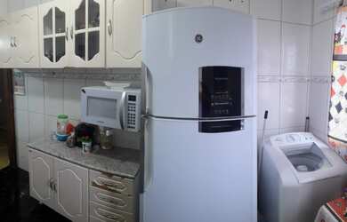 Imagem: O apartamento possui 3 Dormitórios, 1 Banheiro, 1 Vaga na garagem