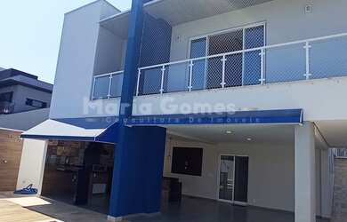 Imagem: A casa em condomínio possui 5 Dormitórios, 5 Banheiros, 4