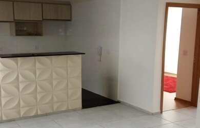 Imagem: O apartamento possui 2 Dormitórios, 1 Banheiro, 1 Vaga na garagem