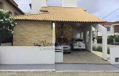 Imagem: A casa em condomínio possui 4 Dormitórios, 5 Banheiros, 392m²