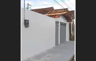 Imagem: A casa possui 2 Dormitórios, 1 Banheiro, 1 Vaga na garagem