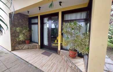 Imagem: A casa em condomínio possui 4 Dormitórios, 3 Banheiros, 1