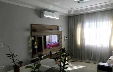 Imagem: A casa possui 3 Dormitórios, 3 Banheiros, 3 Vagas na garagem