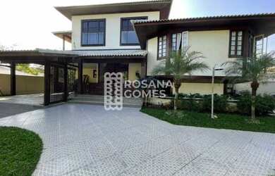 Imagem: A casa em condomínio possui 4 Dormitórios, 5 Banheiros, 3