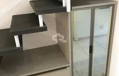 Imagem: A casa possui 4 Dormitórios, 1 Banheiro, 3 Vagas na garagem