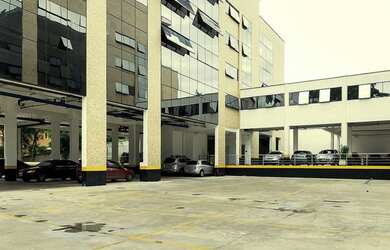 Imagem: O depósito possui 1 Vaga na garagem, 32m² de Área e está