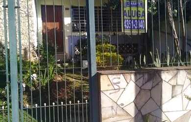 Imagem: A casa possui 2 Dormitórios, 1 Banheiro, 1 Vaga na garagem