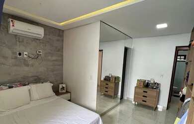 Imagem: A casa possui 3 Dormitórios, 2 Banheiros, 1 Vaga na garagem