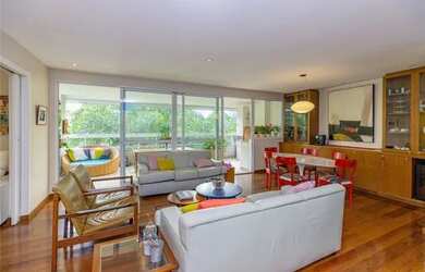 Imagem: O apartamento possui 3 Dormitórios, 5 Banheiros, 3 Vagas na