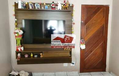 Imagem: O apartamento possui 2 Dormitórios, 1 Banheiro, 1 Vaga na garagem