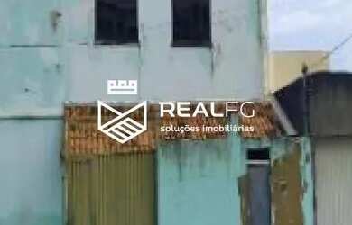 Imagem: A casa possui 3 Dormitórios, 1 Banheiro, 1 Vaga na garagem