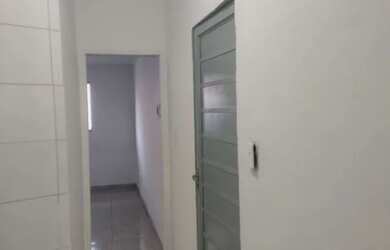 Imagem: A kitnet possui 1 Dormitório, 1 Banheiro e está localizado