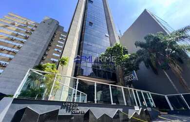 Imagem: O depósito possui 3 Vagas na garagem e 80m² de Área e está