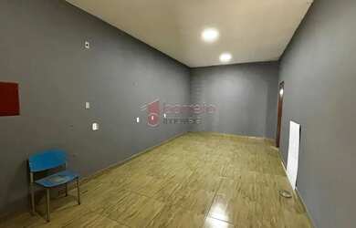 Imagem: A casa possui 2 Dormitórios, 3 Banheiros, 2 Vagas na garagem