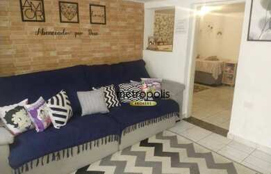 Imagem: A casa possui 2 Dormitórios, 1 Banheiro, 2 Vagas na garagem