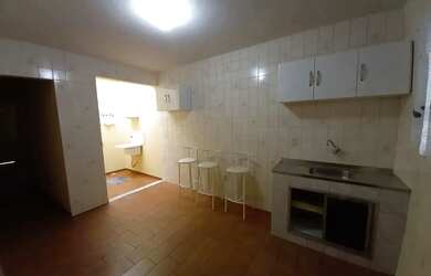 Imagem 6: Alugo excelente quitinete, com cozinha separa, área de serviço e varanda,...