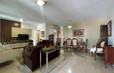 Imagem: A casa em condomínio possui 4 Dormitórios, 5 Banheiros, 4