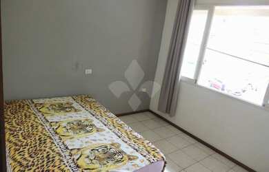 Imagem 6: Casa com 4 dormitórios no centro de Garopaba SC