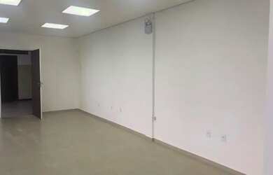 Imagem 2: SALA COMERCIAL NO CENTRO DE JOINVILLE NA RUA XV DE NOVEMBRO