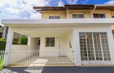 Imagem: Sobrado com 3 quartos à venda - Boqueirão - Curitiba/PR