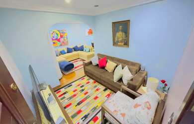 Imagem: A casa possui 4 Dormitórios, 2 Banheiros, 2 Vagas na garagem