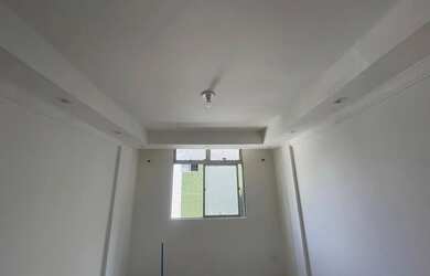 Imagem: O apartamento possui 3 Dormitórios, 1 Banheiro, 1 Vaga na garagem