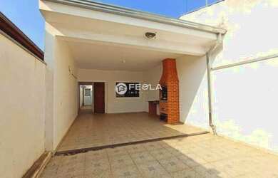 Imagem: A casa possui 2 Dormitórios, 2 Banheiros, 5 Vagas na garagem