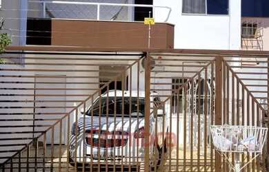 Imagem: A casa possui 2 Dormitórios, 1 Banheiro, 1 Vaga na garagem