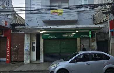 Imagem: A casa possui 5 Dormitórios, 1 Banheiro, 215m² de Área e