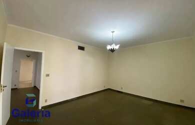 Imagem: O depósito possui 4 Vagas na garagem, 203m² de Área e está