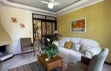 Imagem 2: Casa em Porto Alegre, no bairro Hípica, com 3 dormitório s , e 3 banheiros,...