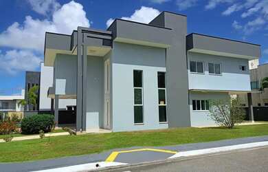 Imagem: A casa em condomínio possui 4 Dormitórios, 5 Banheiros, 4