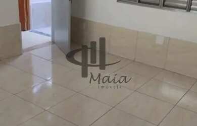 Imagem: A casa possui 1 Dormitório, 1 Banheiro, 1 Vaga na garagem