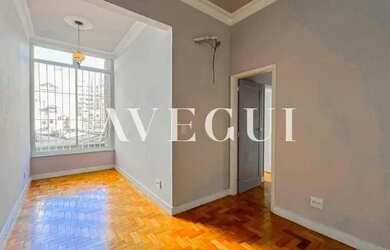 Imagem: O apartamento possui 3 Dormitórios, 1 Banheiro, 1 Vaga na garagem