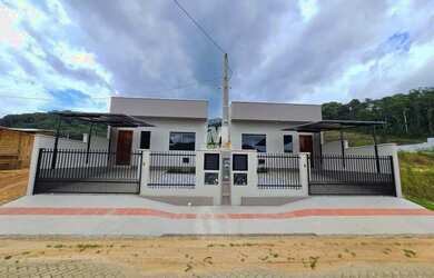 Imagem: A casa possui 2 Dormitórios, 2 Banheiros, 84m² de Área, Imóvel