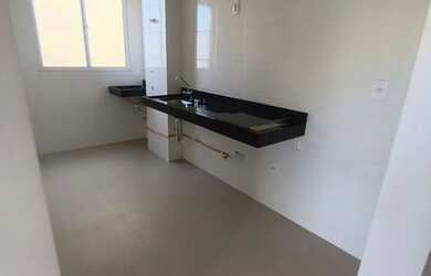 Imagem: A casa possui 2 Dormitórios, 2 Banheiros, 1 Vaga na garagem