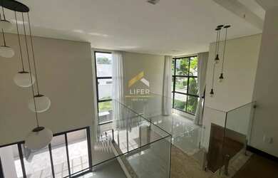 Imagem: A casa em condomínio possui 3 Dormitórios, 5 Banheiros, 4