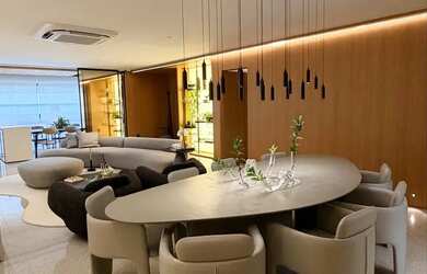 Imagem: O apartamento possui 5 Dormitórios, 5 Banheiros, 3 Vagas na