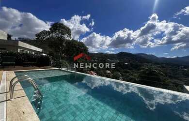 Imagem: A casa em condomínio possui 4 Dormitórios, 5 Banheiros, 5