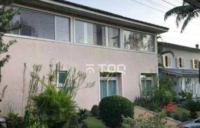 Imagem: A casa em condomínio possui 4 Dormitórios, 5 Banheiros, 3