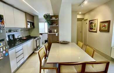 Imagem: O apartamento possui 2 Dormitórios, 2 Banheiros, 1 Vaga na