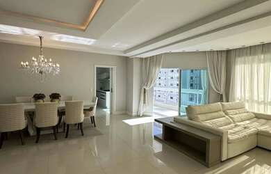 Imagem: O apartamento possui 4 Dormitórios, 5 Banheiros, 2 Vagas na