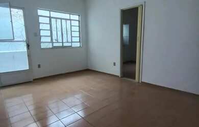 Imagem: A casa possui 1 Dormitório, 1 Banheiro, 34m² de Área e está