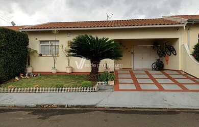 Imagem: A casa em condomínio possui 3 Dormitórios, 3 Banheiros, 2